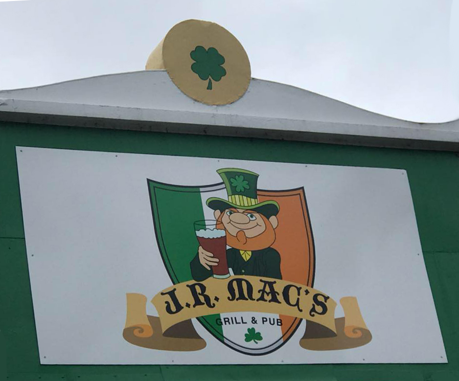 J.R. Mac’s is a traditional Irish Pub & Sorts Bar serving award-winning Food and Cocktails, located on Historic 7th Street in St Paul Minnesota.