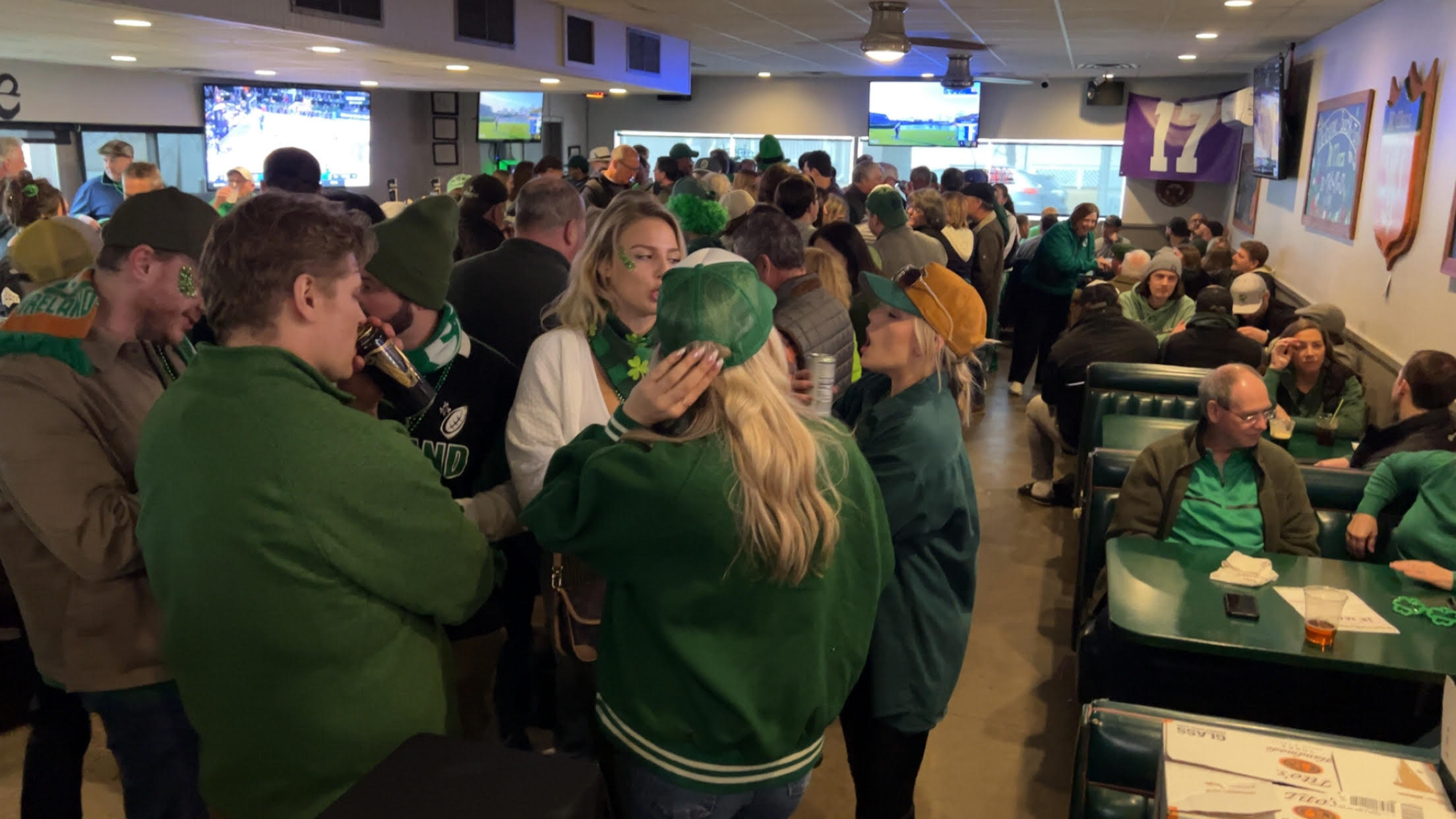 J.R. Mac’s Pub & Grill 2 Watch Vikings & Gophers football, Wild hockey, Timberwolves basketball and Twins baseball! at the best sports bar in St Paul!